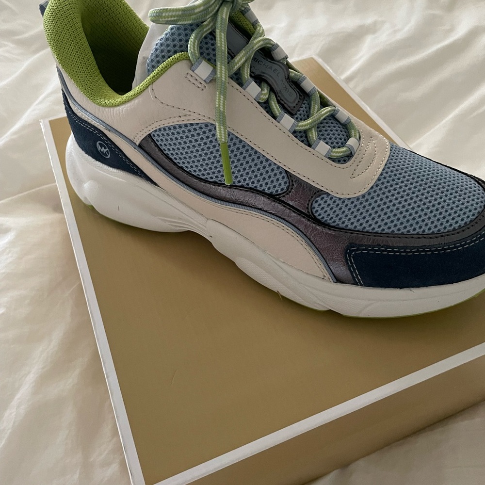 Michael Kors fitness shoes. New. Never worn - Picture 4 of 4